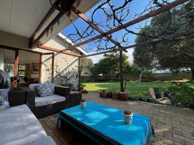 To Let 3 Bedroom Property for Rent in Bergvliet Western Cape